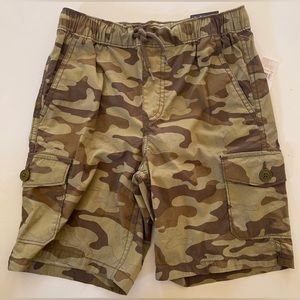Gap kids size 8 camo cargo shorts - New with tags